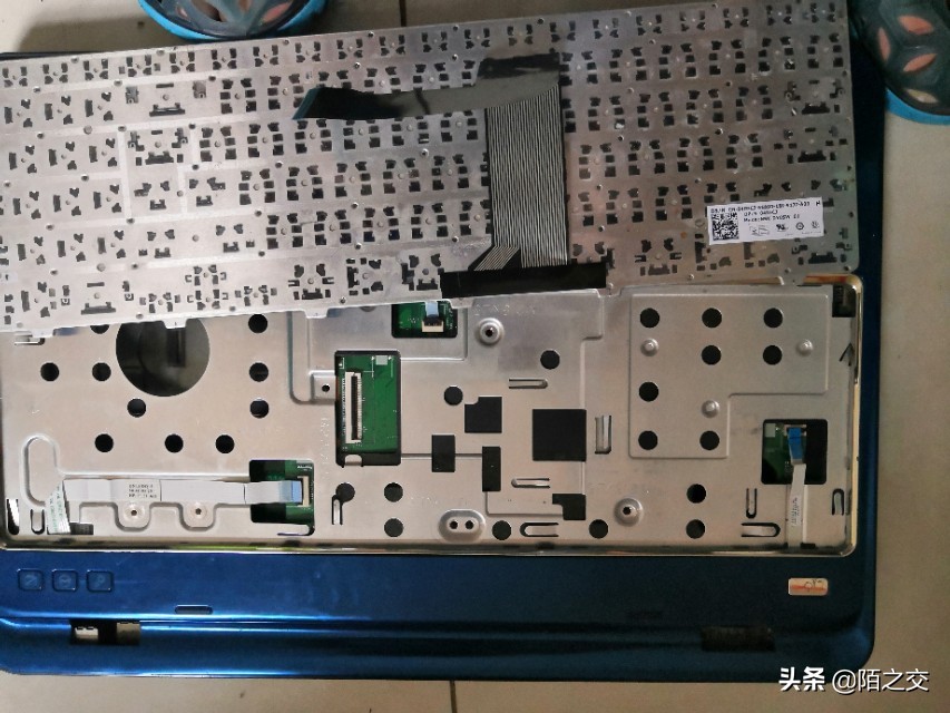 戴尔拆机换硬盘的教程,戴尔固态硬盘怎么拆解教程