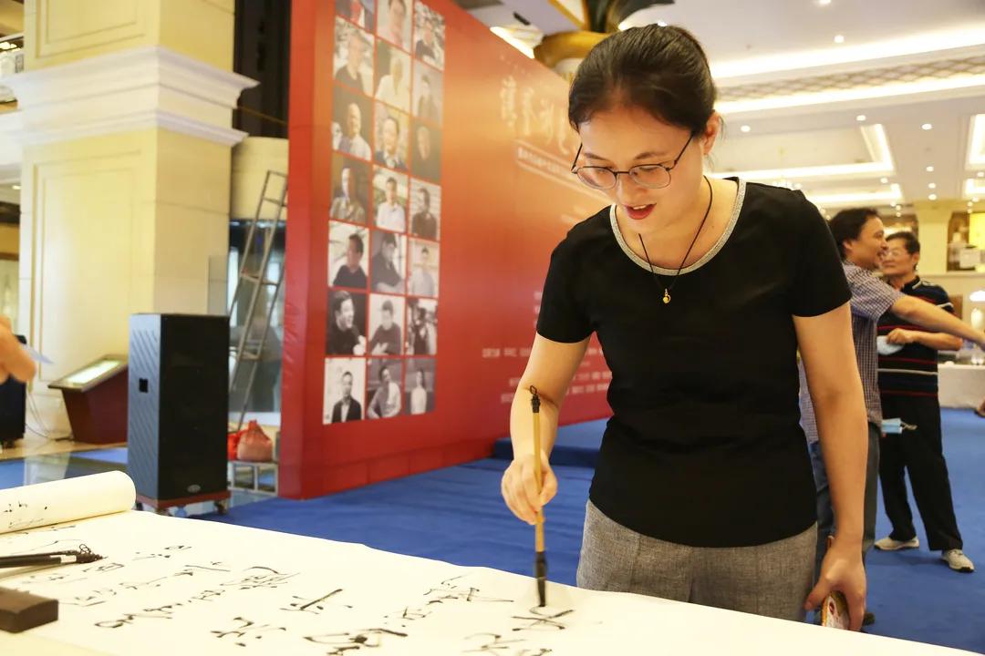 让艺术走进生活让陶艺丰富生活,让艺术品走进生活