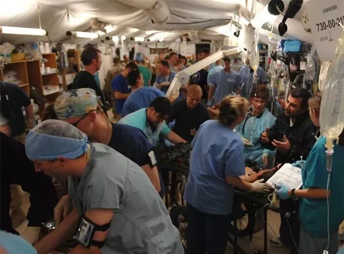 医生大怒：这是急诊科，不是客户服务部！