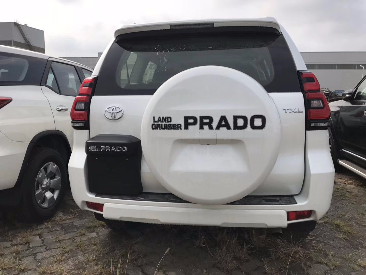 2022丰田新款越野suv大七座,丰田霸道suv越野4驱2020款