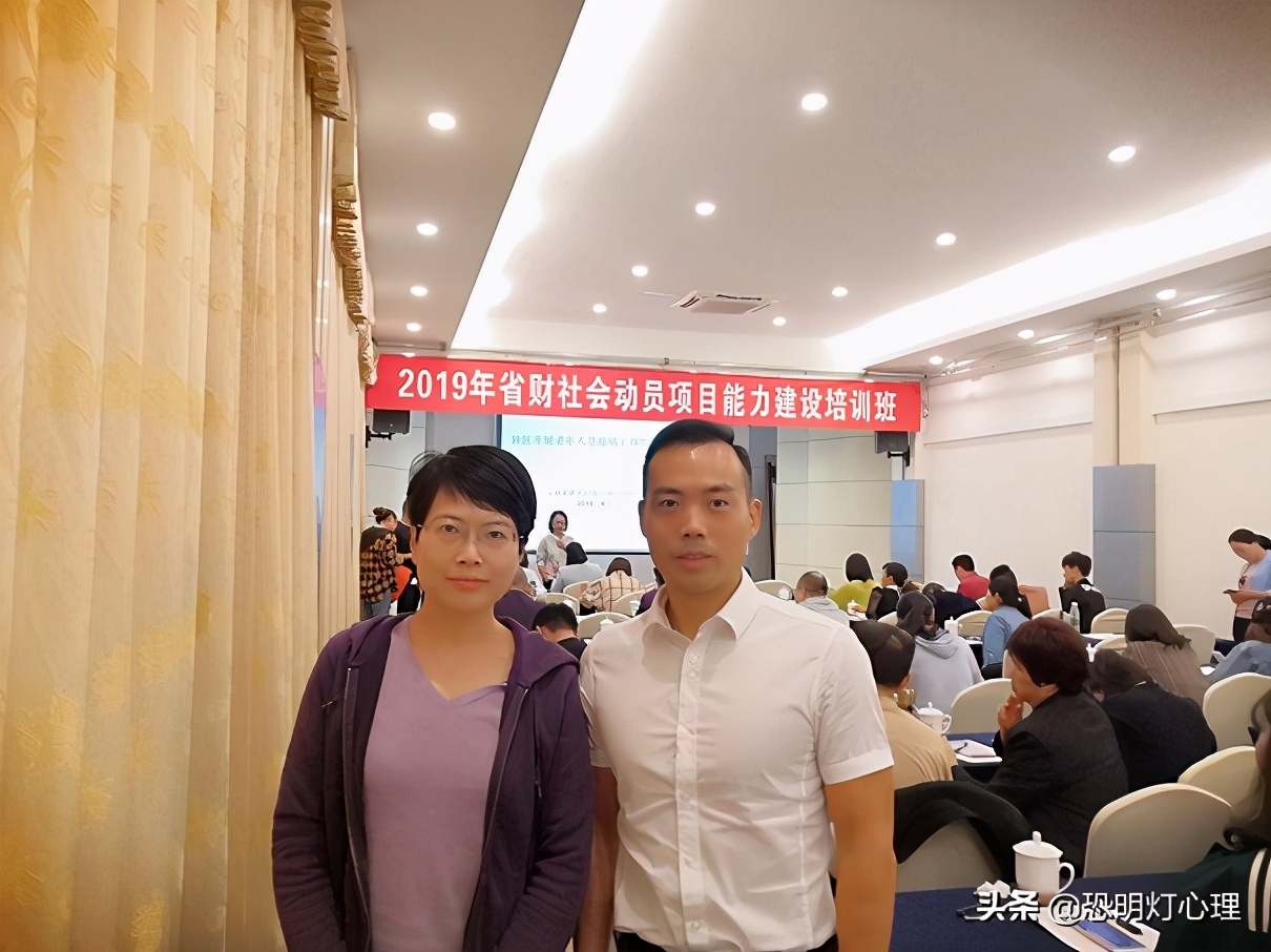 恐艾强迫症吃什么药,专家谈艾滋病恐艾干预