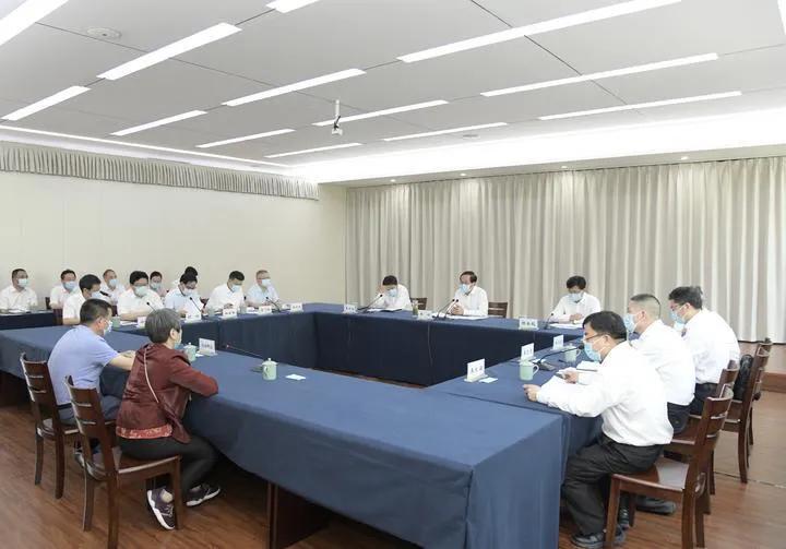 见完来访群众后，省级*党**委书记怒了：该曝光的要曝光