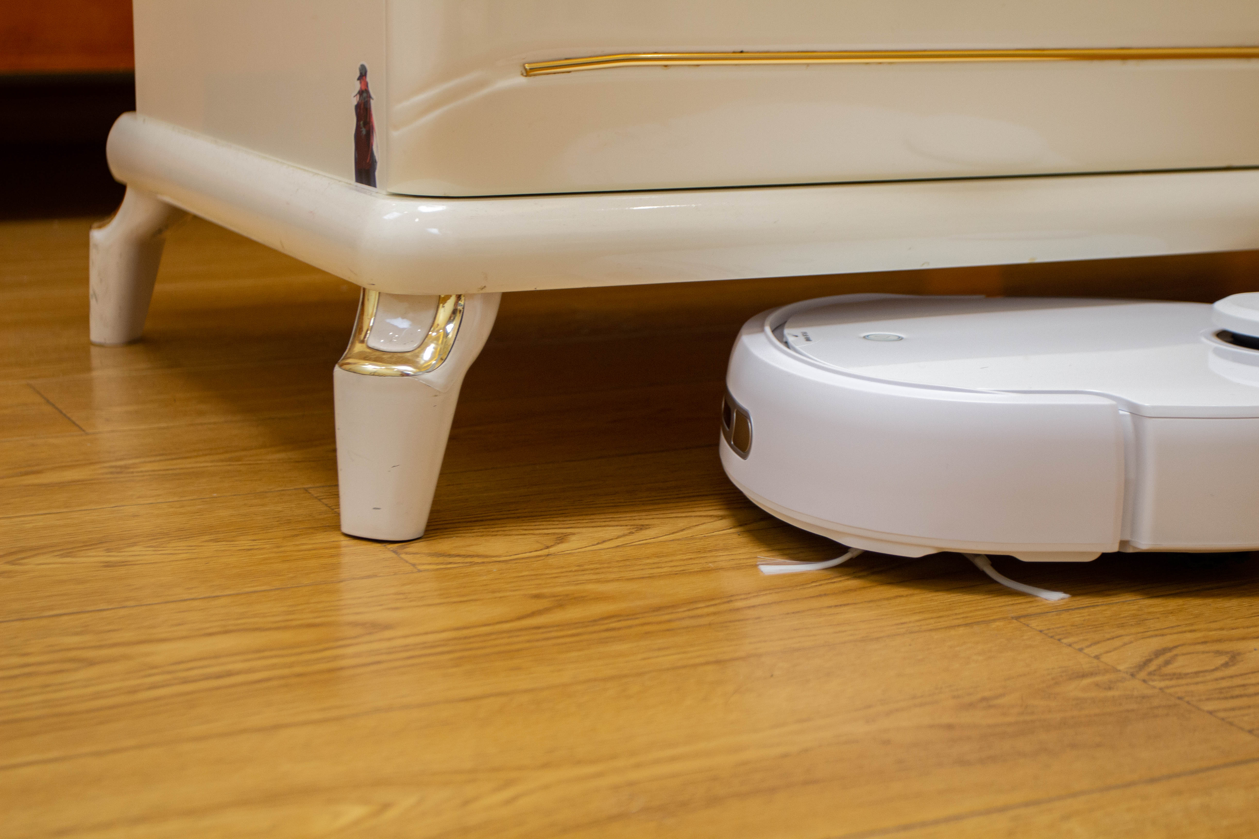 可以自动洗拖布的扫拖机器人，是行业标杆？还是智商收割机？