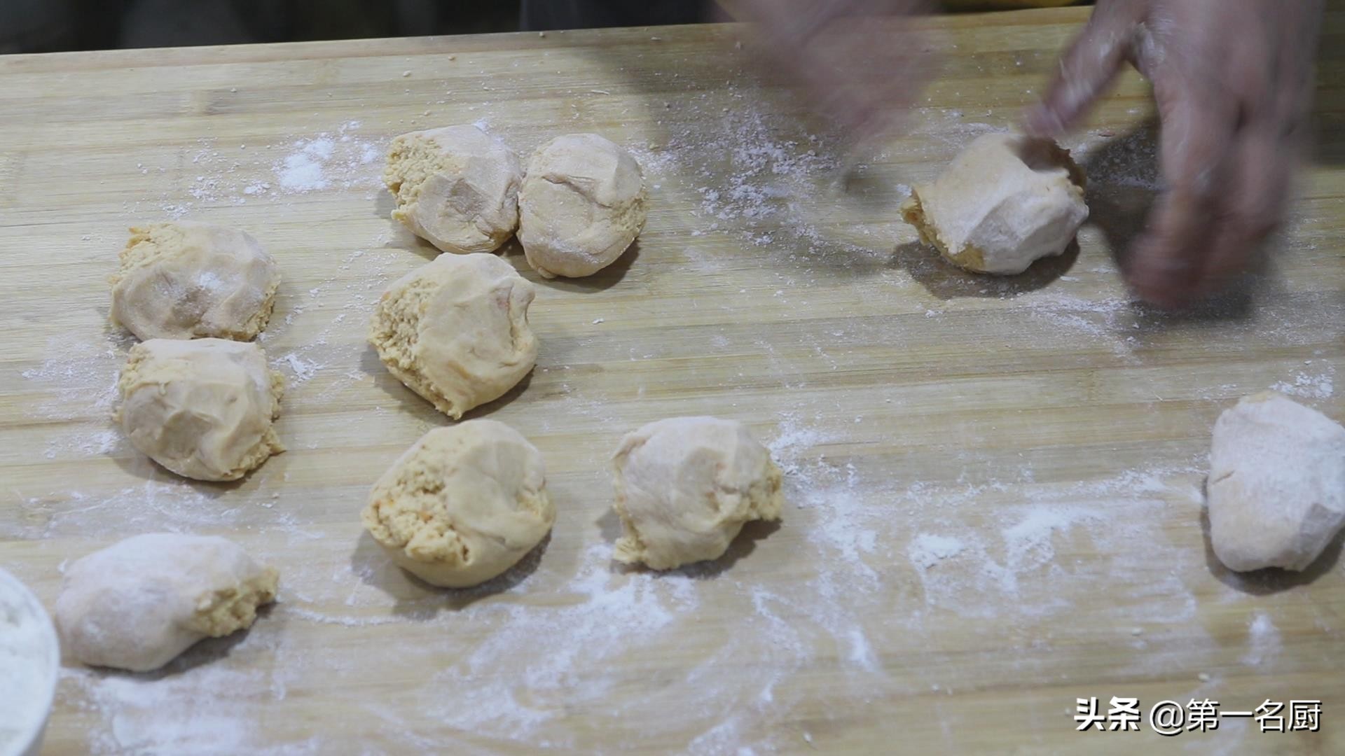 红薯饼的做法发面,红薯饼最好吃的做法不用烤箱