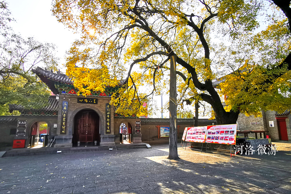 古色古香的大门,庄严气派的中式大门