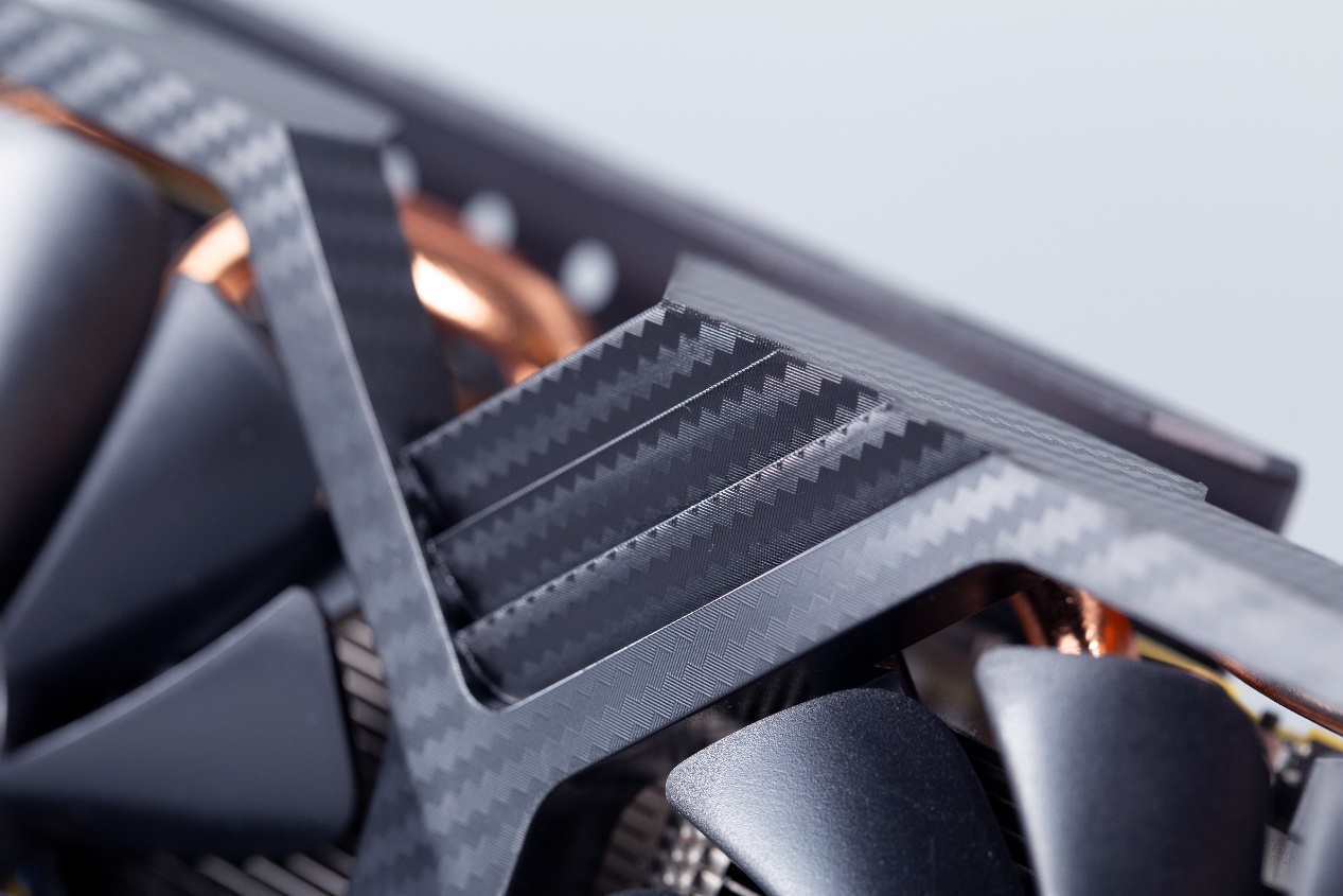 你如何评价amdrx590显卡,amdrx590相当于现在什么显卡