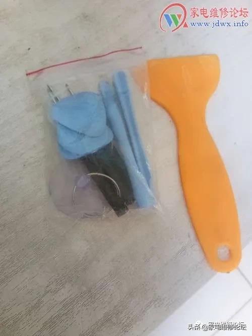 海信32k300液晶电视拆屏,拆65寸电视屏幕最好的方法