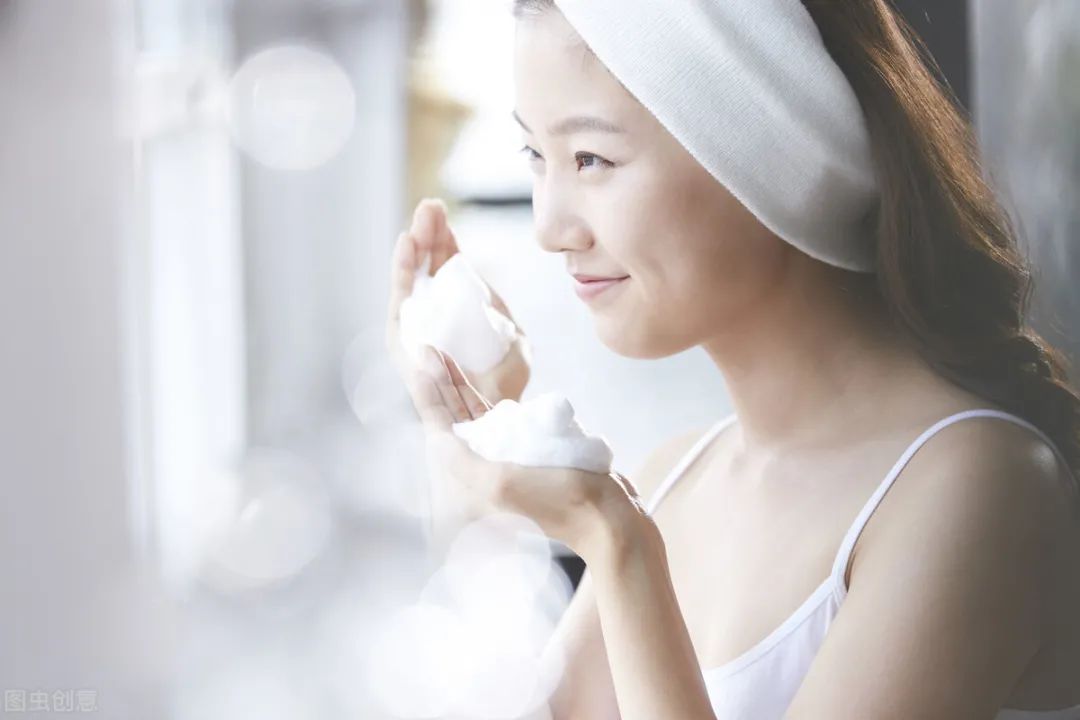 出油毛孔粗大冒痘暗沉怎么改善,男生脸部出油毛孔粗大改善方法