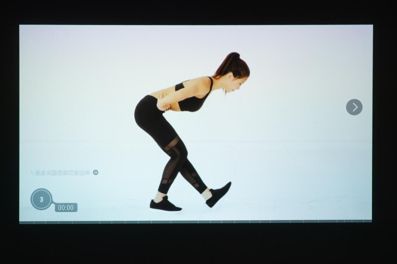 喜欢看电影买电视还是投影仪,喜欢看电影买投影仪