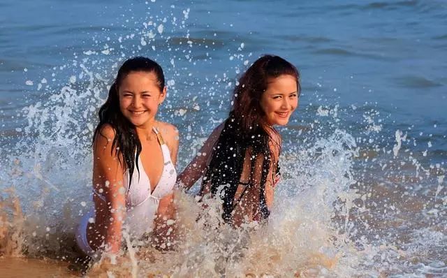 26年前，山东穷小子用饺子娶回6500公里外的欧洲媳妇，如今怎样？