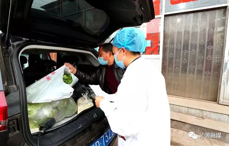 疫战一线父子兵服务乡亲传真情,党员父子兵一线携手防控疫情