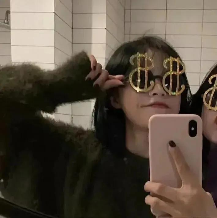 闺蜜头像真人一人一张动漫版,闺蜜头像一人一半唯美动漫真人