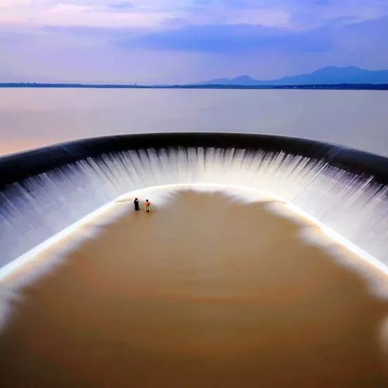 地球上长得最不像地球的地方,世界上最不像地球的地方景色