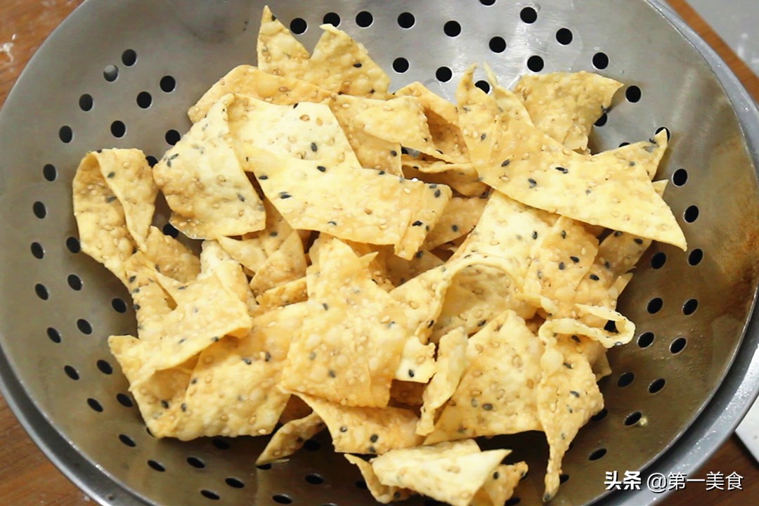 甜炸麻叶的正确和面方法,炸麻叶如何和面才能更酥脆