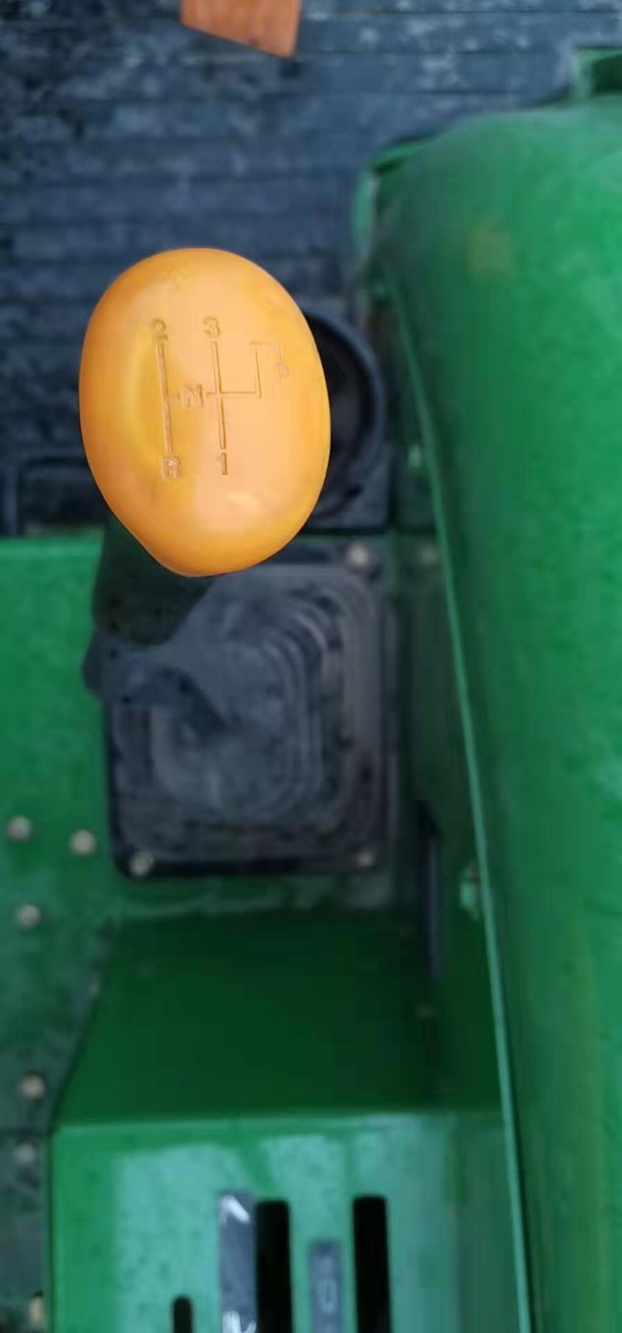 这台拖拉机值不值49万,为什么万年红拖拉机那么便宜