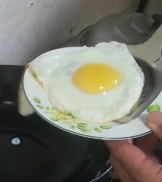 如何煎鸡蛋又好吃又好看,怎样做煎鸡蛋最好吃