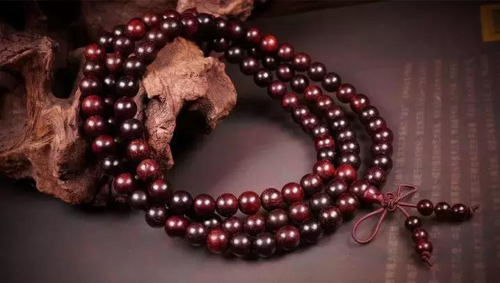 男人戴什么手串有面子,男士戴什么水晶手串最好