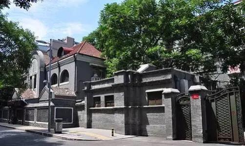 几万义和团和正规军攻打教堂,为什么八国联军能打败义和团