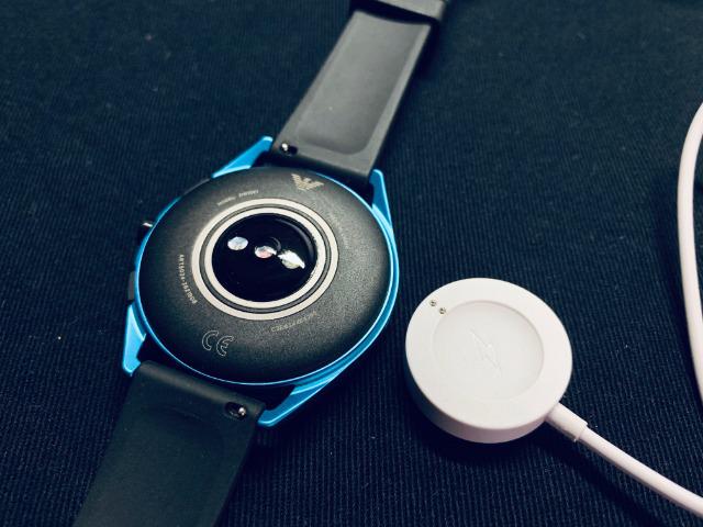 阿玛尼智能腕表第五代,阿玛尼智能手表第四代art5006