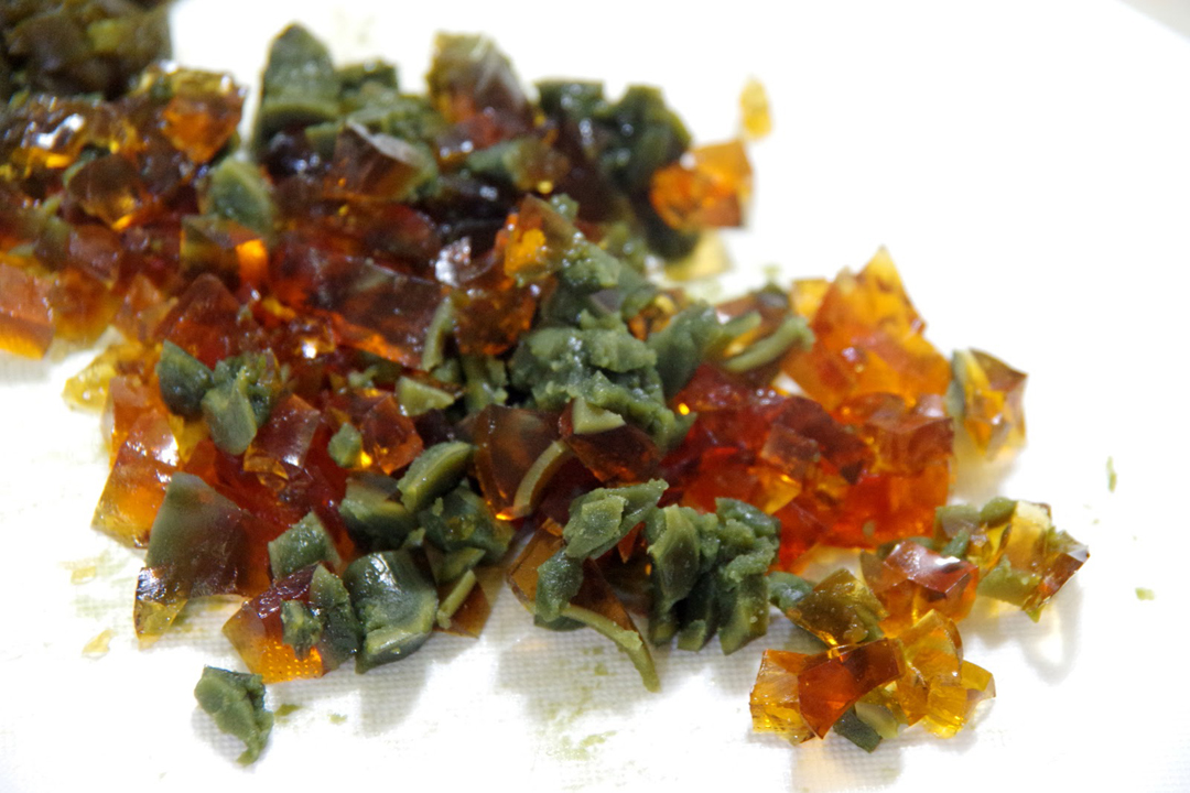 皮蛋和它一起拌简直绝配，5块钱一大盘吃上瘾了，去饭店都吃不到