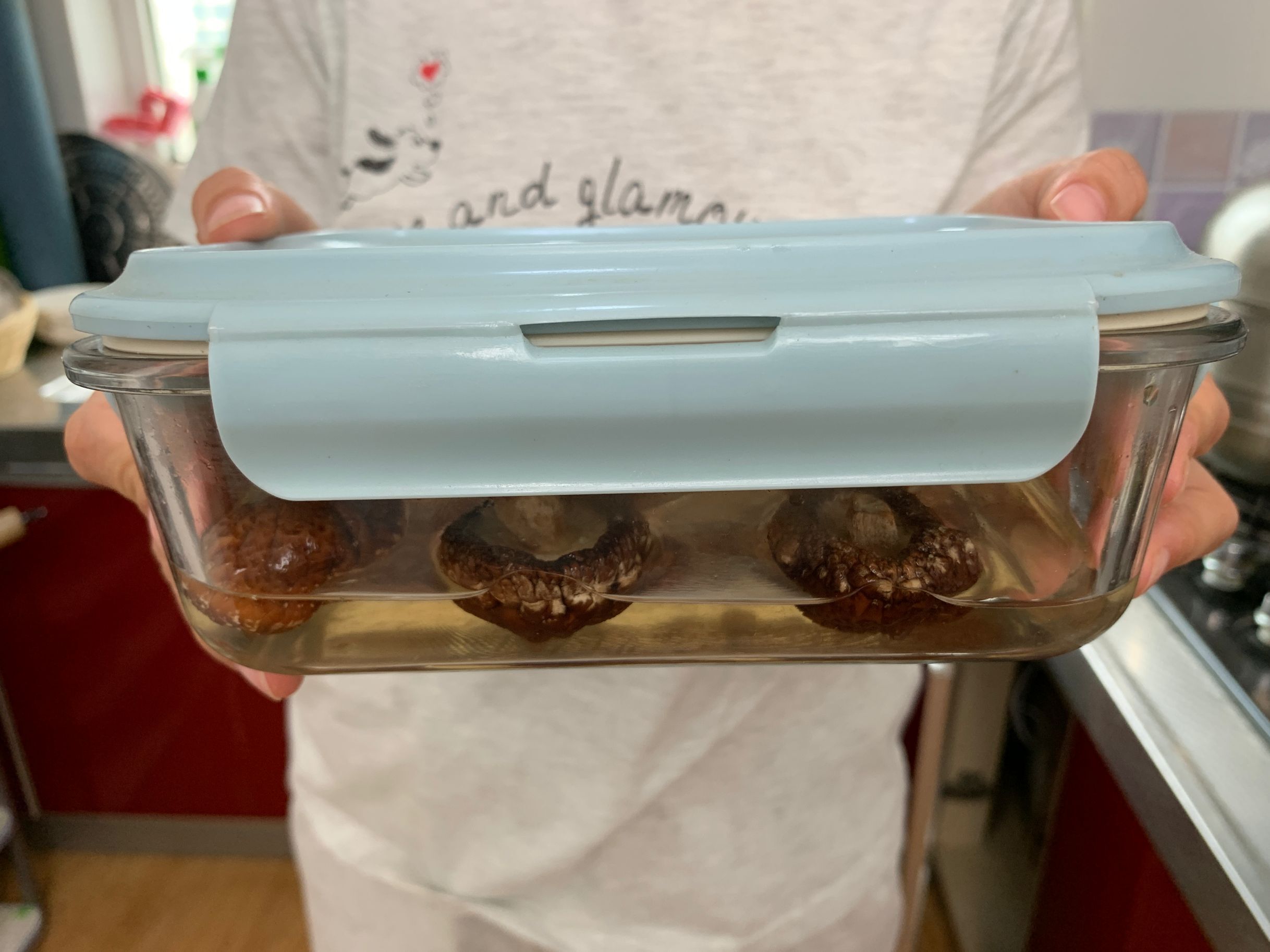 泡发香菇干小方法,新鲜香菇和干香菇哪种营养好