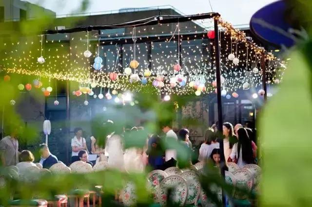 童话变现实！魔都宇宙级城堡婚礼，比爱丽丝仙境还美！