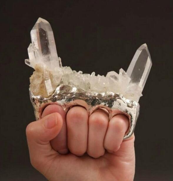 女孩为讨好男友服药丰胸，结果中毒了