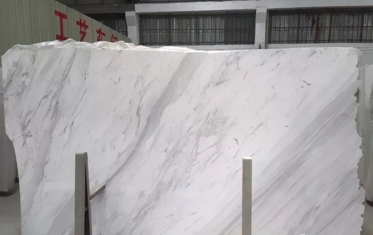 天然大理石爵士白多少钱1平方,爵士白大理石为什么发红了