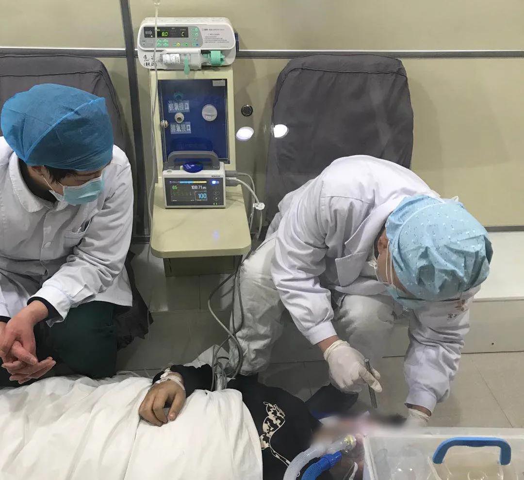 宝石花珊瑚盛开,宝石花刚活发现有花剑了