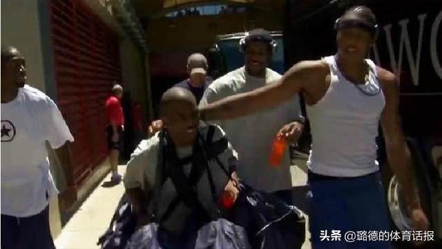 nba菜鸟背包,nba菜鸟詹姆斯