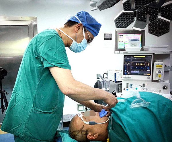 开颅手术中的唤醒语言,开颅手术脑洞大开