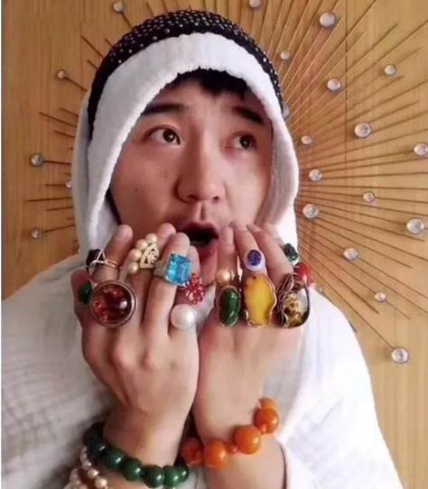 壕无人性！Dota玩家连年本子上万级，一言不合还要抽*博兰**基尼