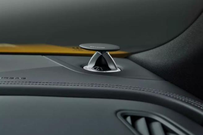 一套车载音响就值8万多,奥迪q8劲爆音响