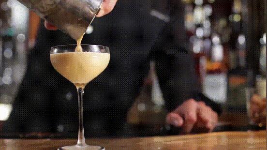 世界经典鸡尾酒大全珍藏版,鸡尾酒入门篇最常用的六款基酒