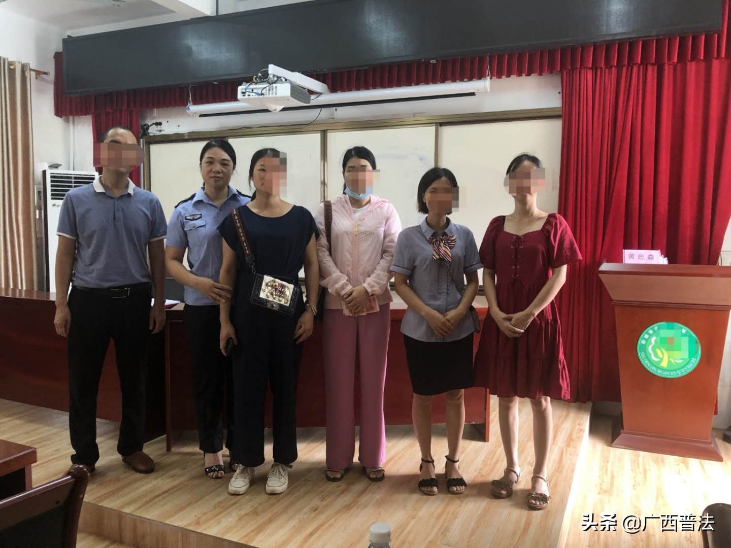 门牙被撞缺了一块赔偿多少,门牙被撞三颗怎么赔偿