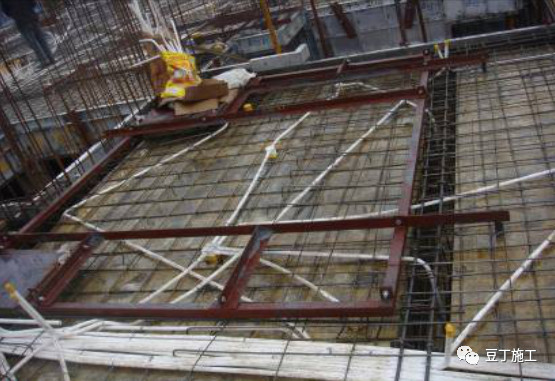 铝合金模板怎么和木模达到持平,木模板铝模施工