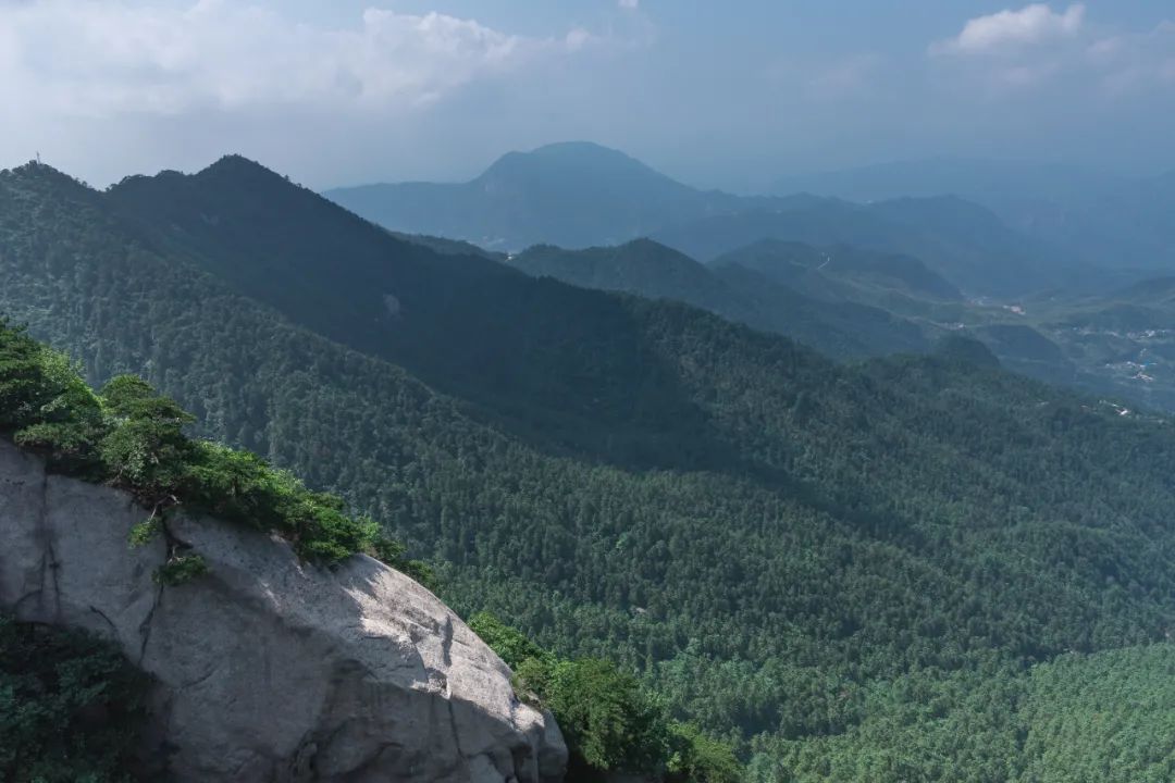 五岳中的南岳位于哪个省,九华山和天柱山哪座更值得游一游