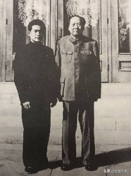 毛主席对警卫员封耀松说：君子动口，小人动手。小封终于成君子了