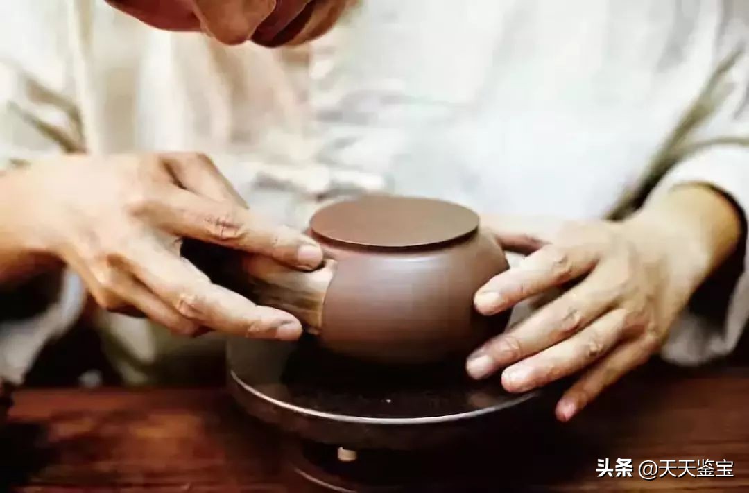 如何辨别紫砂壶泥料的真假好坏,紫砂壶泥料好坏区别视频
