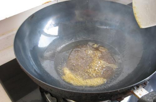 做糖醋排骨只需要一个窍门,这才是糖醋排骨的正确做法