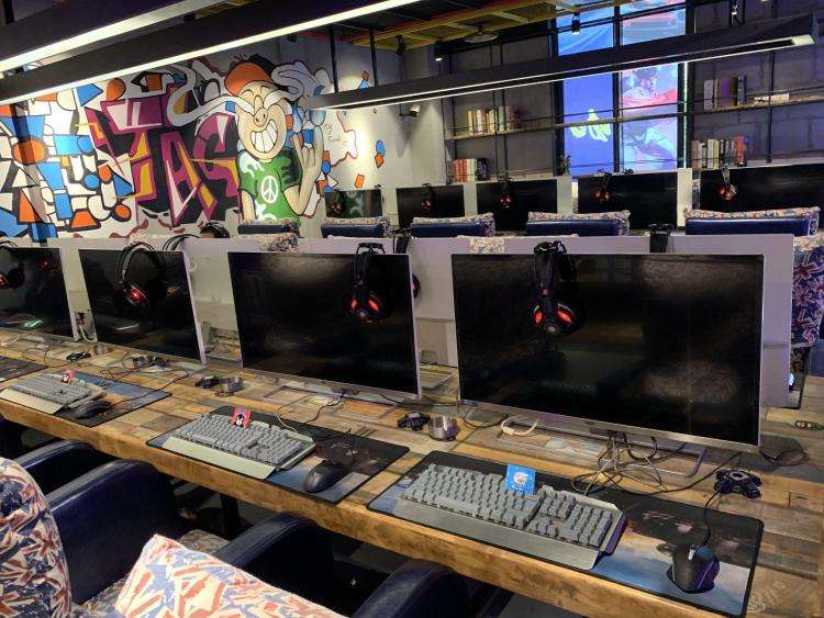 一台二手的吃鸡电脑多少钱,吃鸡网吧电脑二手