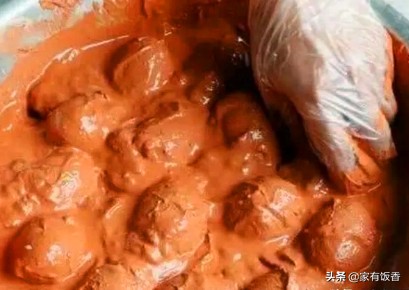 用黄泥腌制咸鸭蛋的最佳方法,黄泥咸鸭蛋腌制多久可以吃