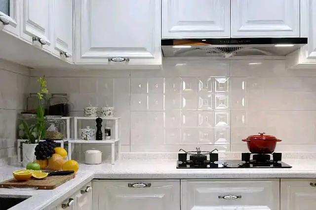 厨房瓷砖太旧了怎么修复,厨房瓷砖太脏怎么翻新