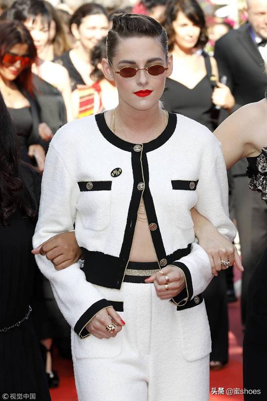 cl红底鞋裸色穿搭,cl红底高跟鞋展示