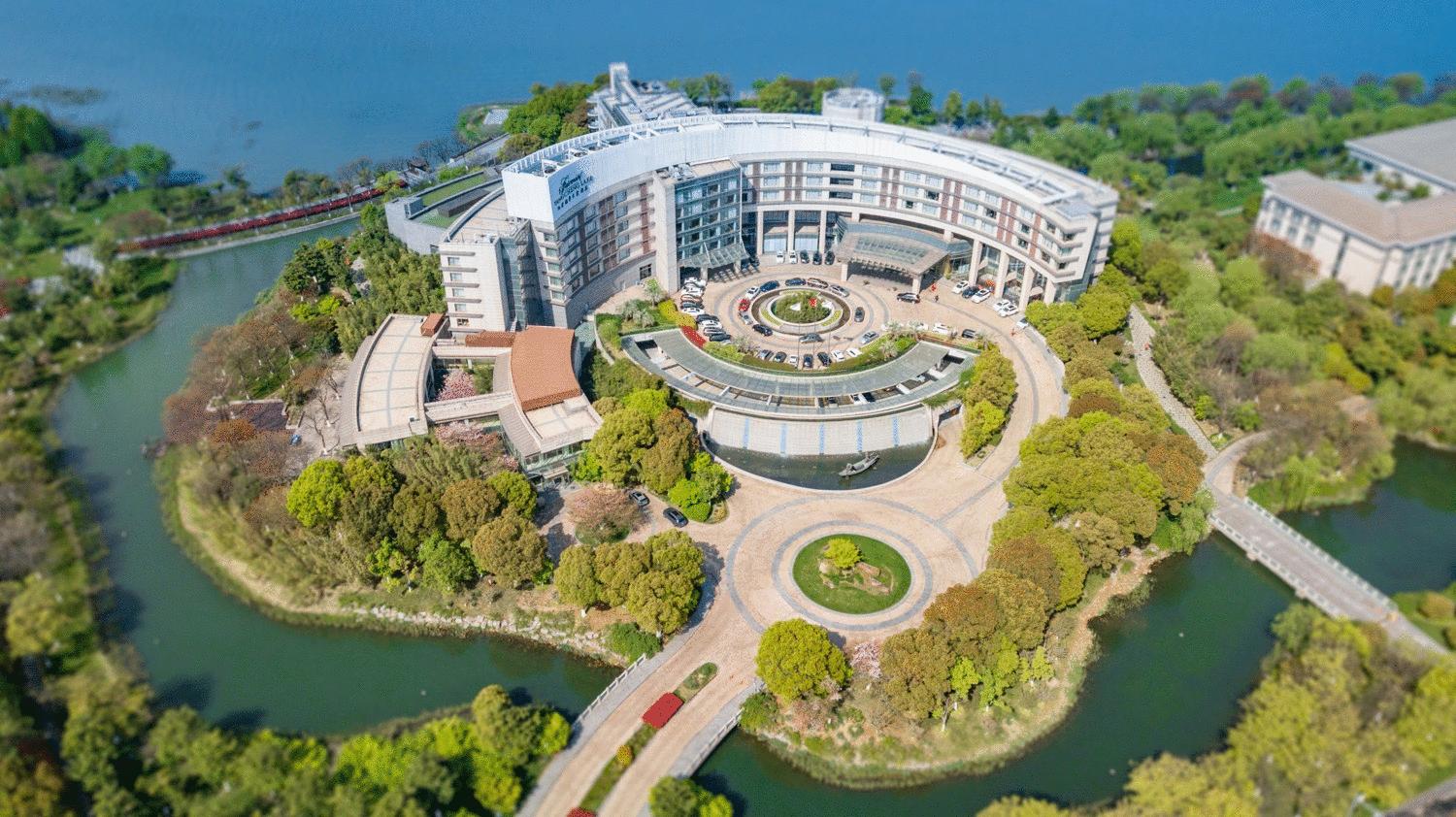 国际顶级五星“费尔蒙”，中国第一家落户阳澄湖大闸蟹故乡