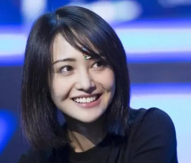 郑爽卖二手货抬价7倍,被嘲“中国明星第一卖手”冤不冤?