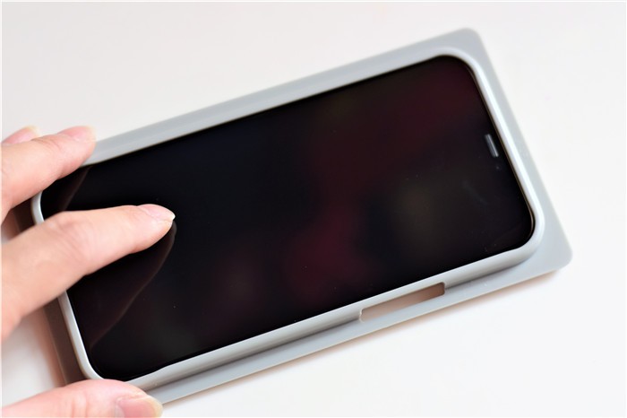 iphone13手机壳带镜头膜测评,iphone13皮革保护壳和硅胶测评