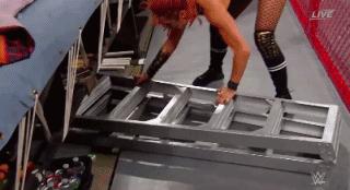 地狱牢笼大赛打得血流成河,地狱牢笼赛淘汰赛