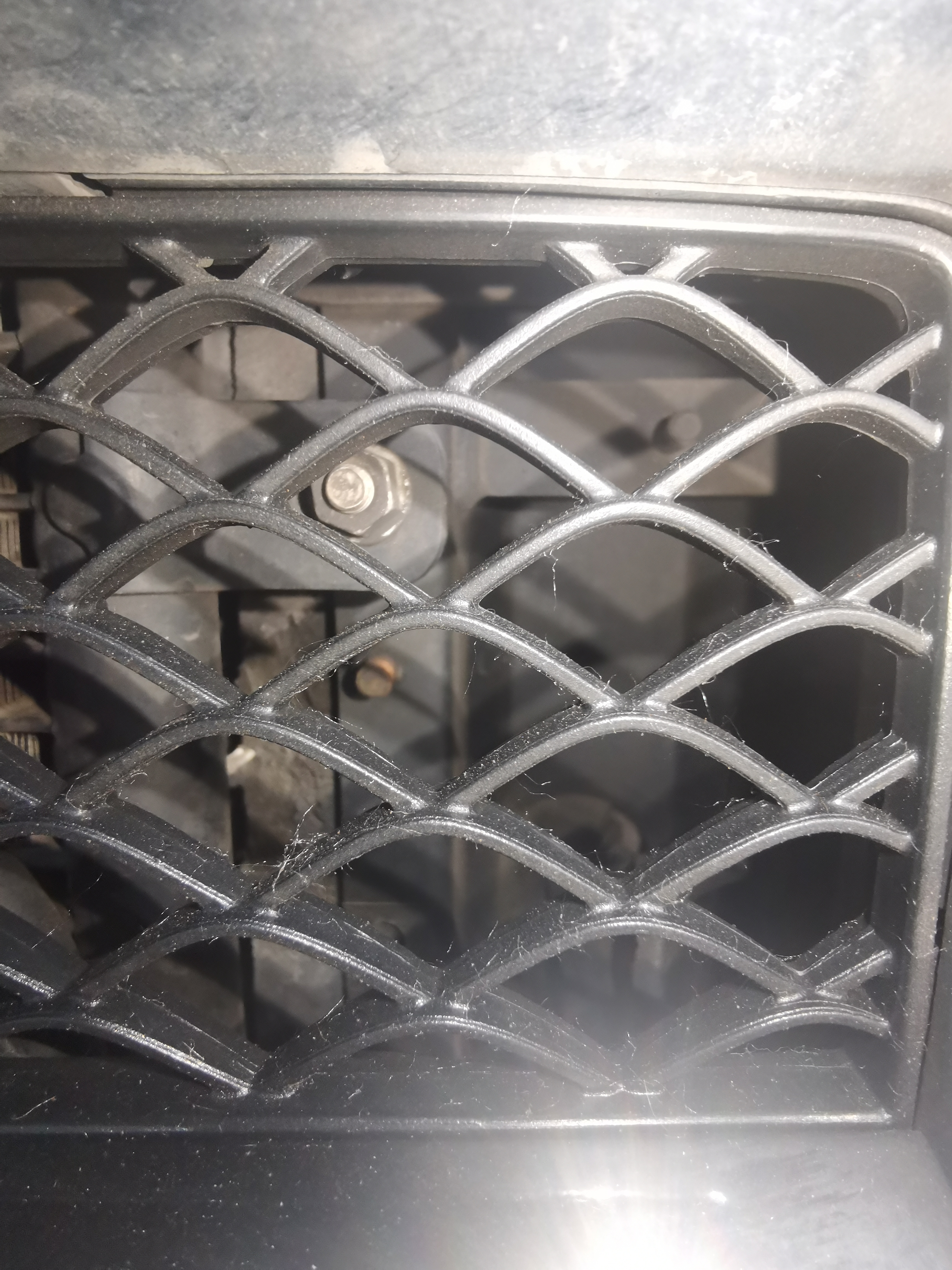 5年的奔驰C260还会贬值多少,十多年的奔驰g值得买吗