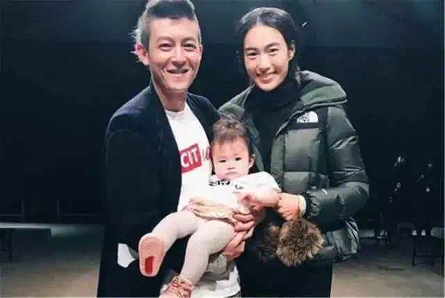 陈冠希女儿秦舒培近照,陈冠希秦舒培华谊老总